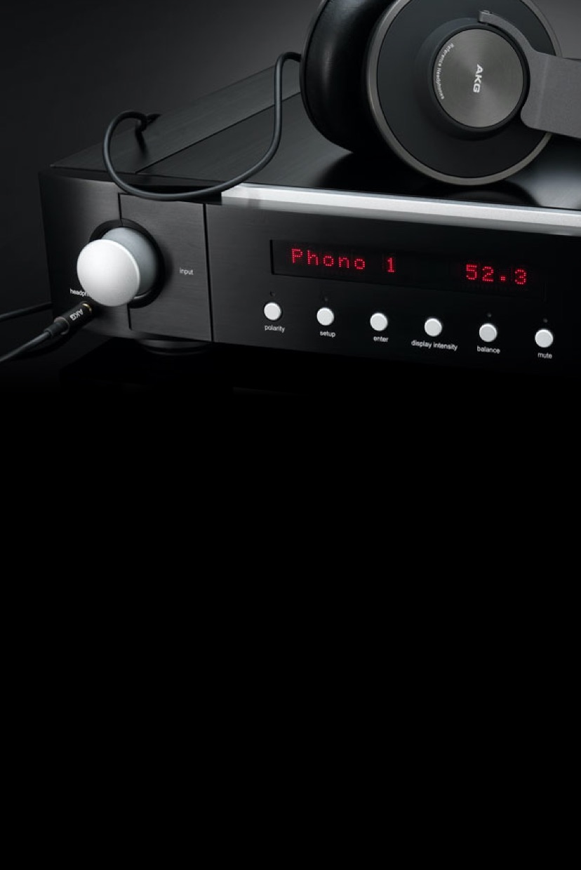 №523 Feature 03