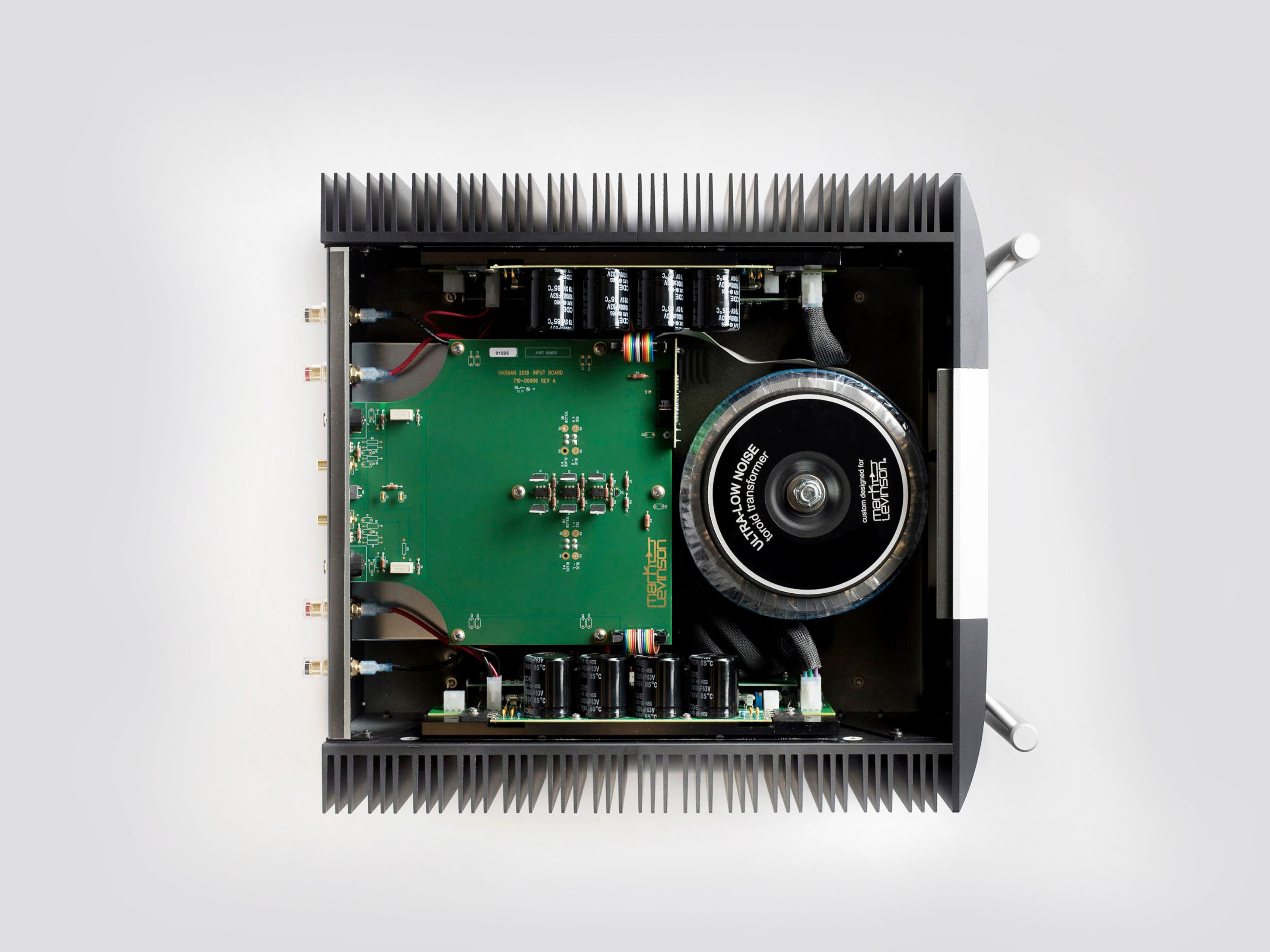 №5302 Fullydiscrete, directcoupled, dualmonaural, Class AB amplifier